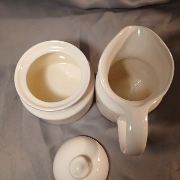 Pfaltzgraff Trousseau Lidded Sugar Bowl and Creamer Pitcher Vintage Stoneware - Picture 6 of 9